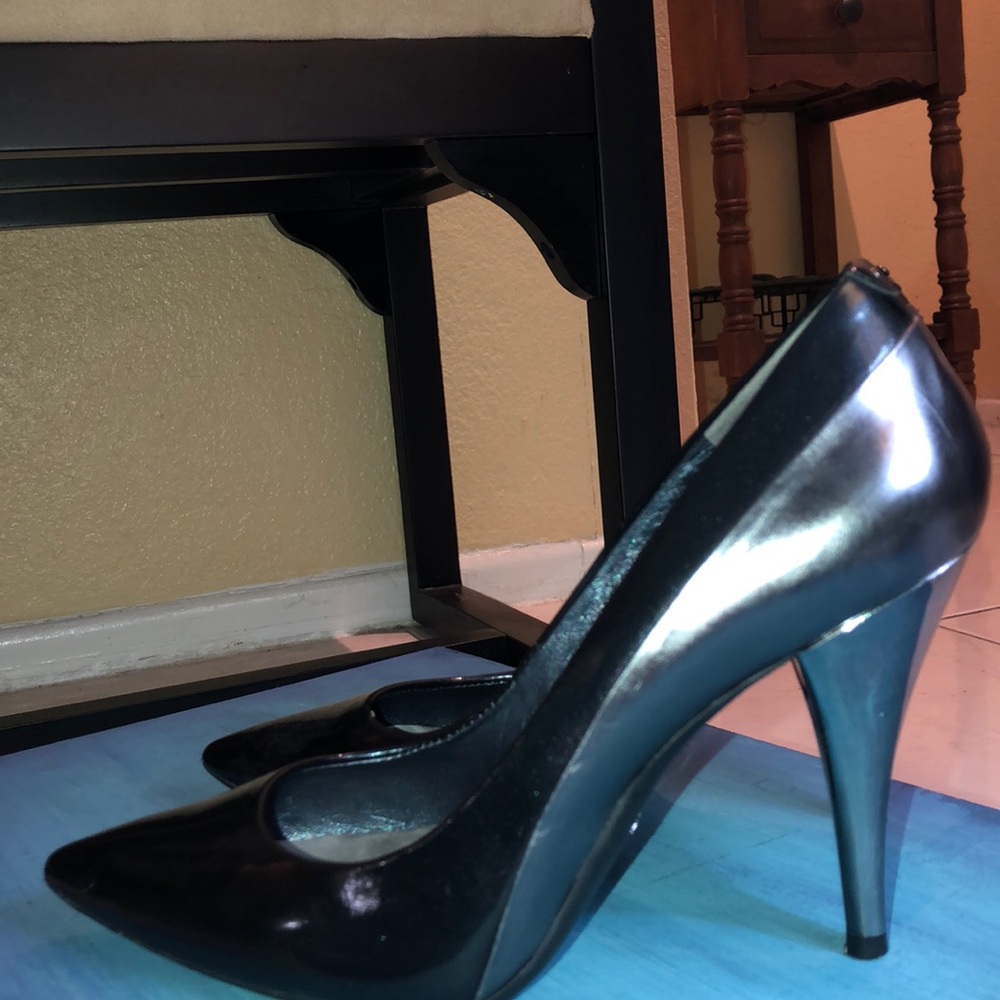 Kenneth Cole two toned heels